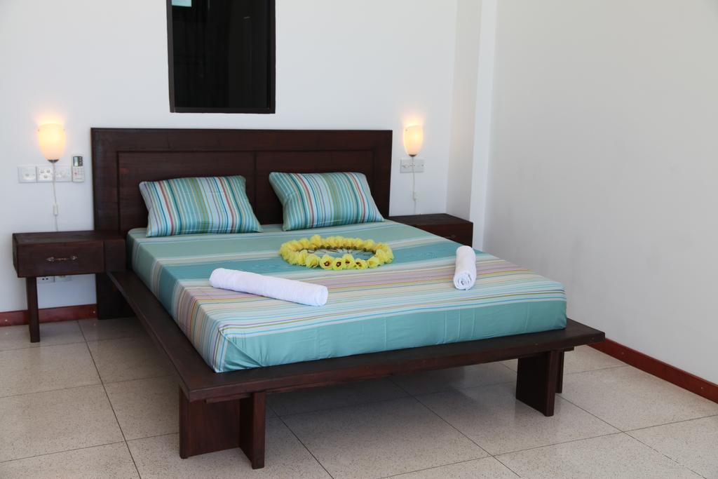 Aqua Marine Beach Resort Pasikuda Rom bilde
