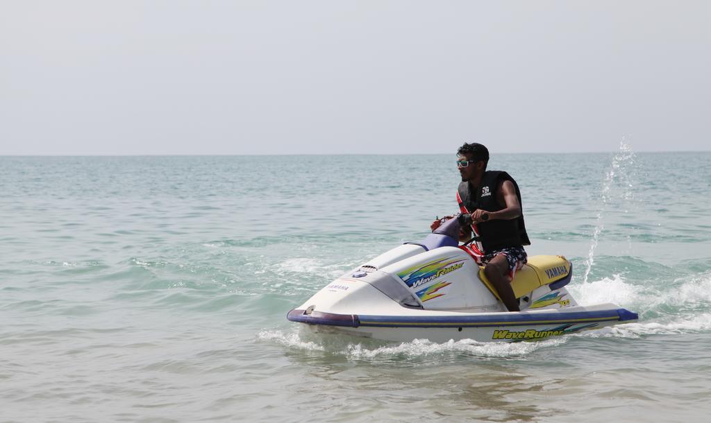 Aqua Marine Beach Resort Pasikuda Rom bilde